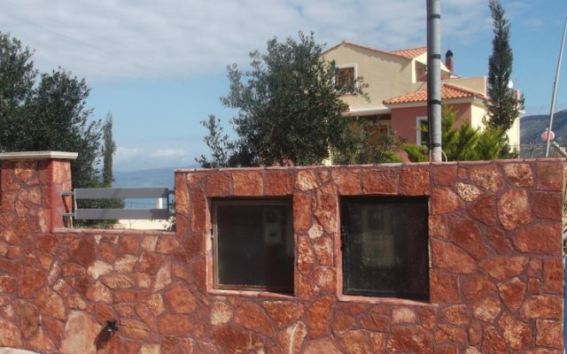 Alexandros Apartment