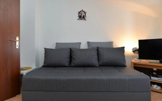 Apartment 250