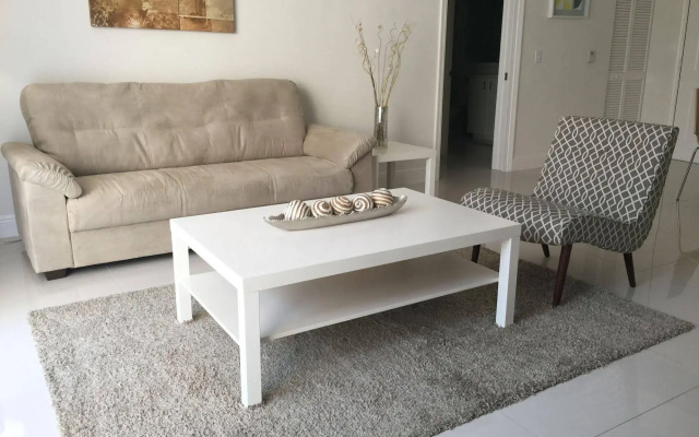 Luxury Suite in Coral Gables by LYX Miami Suites