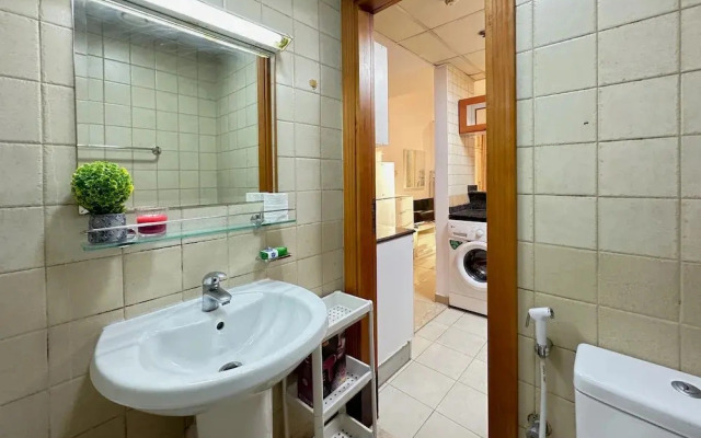 Studio w Balcony &RoofTop Pool in Marina