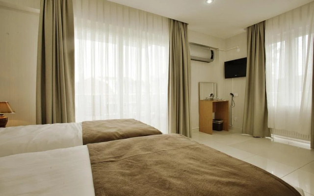 Kinali Hotel