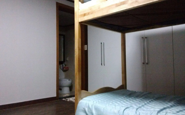 K Star Road Guesthouse - Hostel