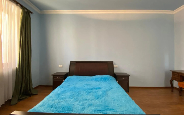 Argishti street, 2 bedrooms Spacious, Sunny apartment GL148