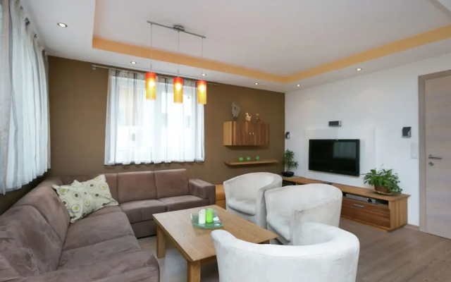 Plushy Holiday Home in Itter with Sauna, Terrace & Garden