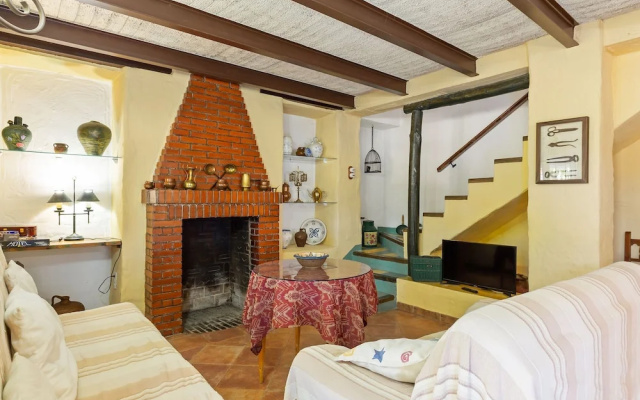 Delightful Mansion in Huétor-Tájar near Sea