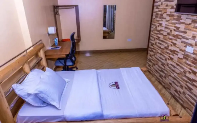 Amicus Hotel