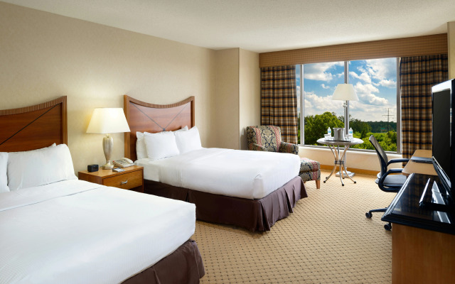 Отель DoubleTree by Hilton Washington Dulles Airport