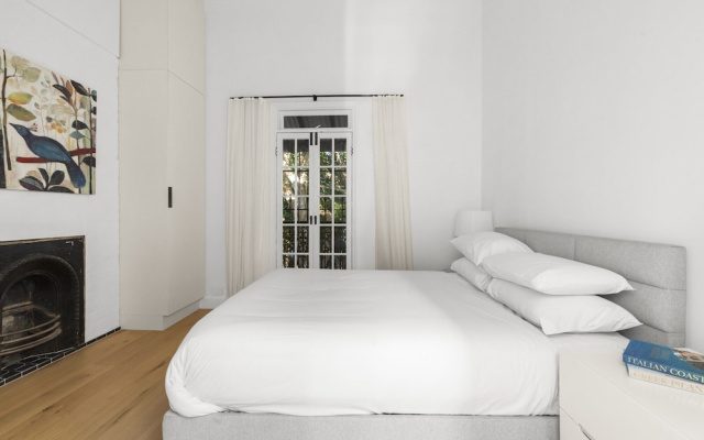 Bright 2 Bed House in Surry Hills
