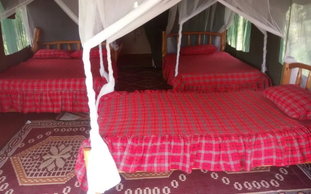 Masai Mara Manyatta Camp