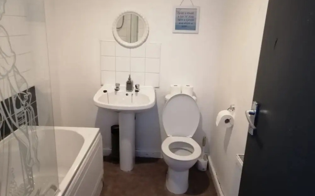 Fun 4-bed Apartment in Birmingham Central
