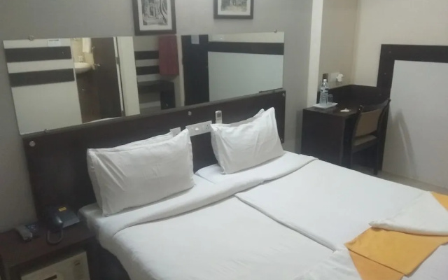 Jk Rooms 141 Peanut Nr Central Mall