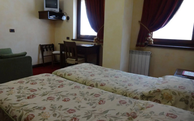 Hotel L Aiglon