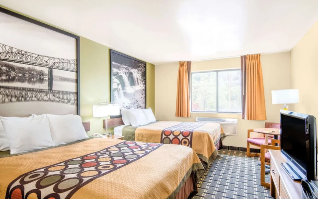 Super 8 Motel - Wheeling