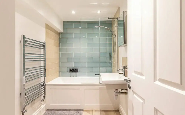 Charming and Modernised Edwardian Flat