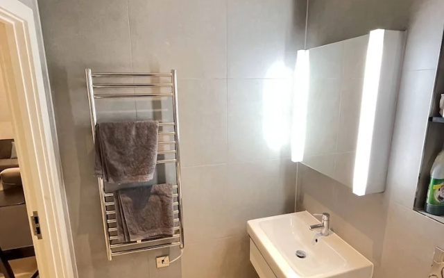 Stunning 1-bed Deluxe Apartment in Slough