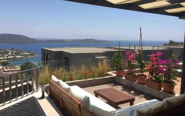 Bodrum Bitez 4 Bed-4 Bath Triplex Villa - AKTUR YANI