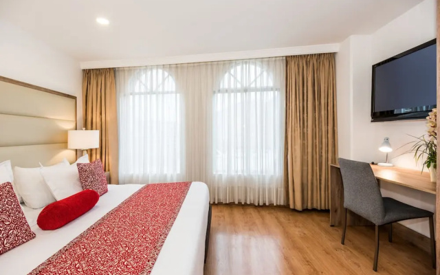 Hotel Hill House Suites