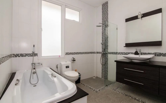 Hua Hin Pool Villa with 4 Bedrooms L50