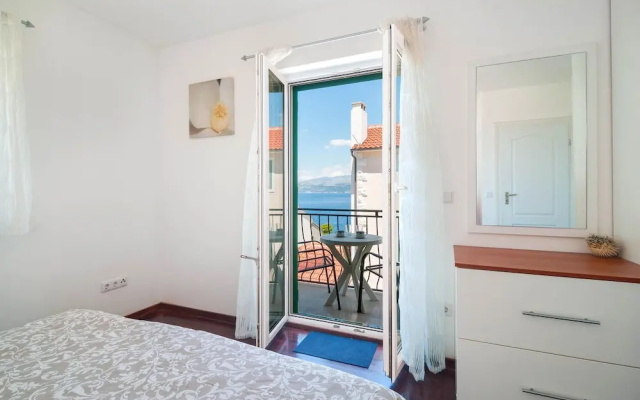 Stunning Apartment in Postira With Wifi and 2 Bedrooms