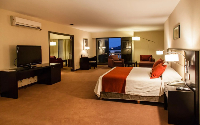 Howard Johnson Hotel & Casino