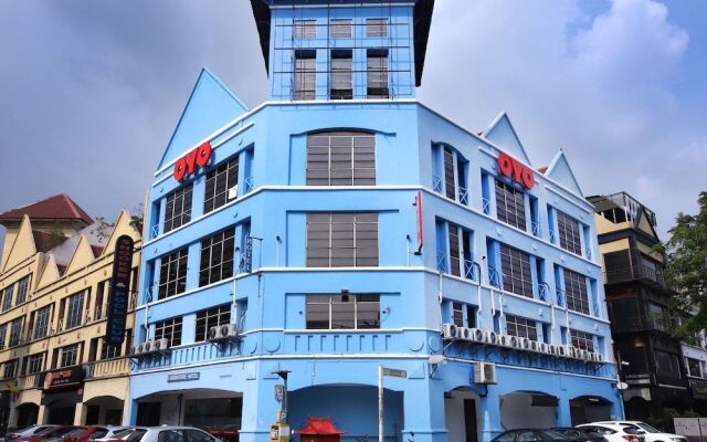OYO 43963 T-Signature Hotel