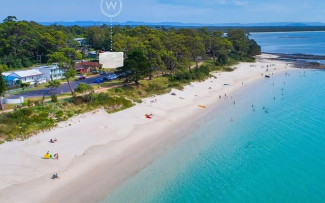 Across from Huskisson Beach Located in the Heart of Huskisson
