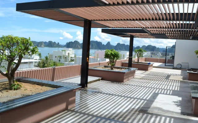 Seaside Tuan Chau Hotel