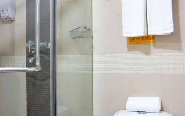 Motel 168 (Shanghai Pudong Airport Chuansha Metro Jinhui)