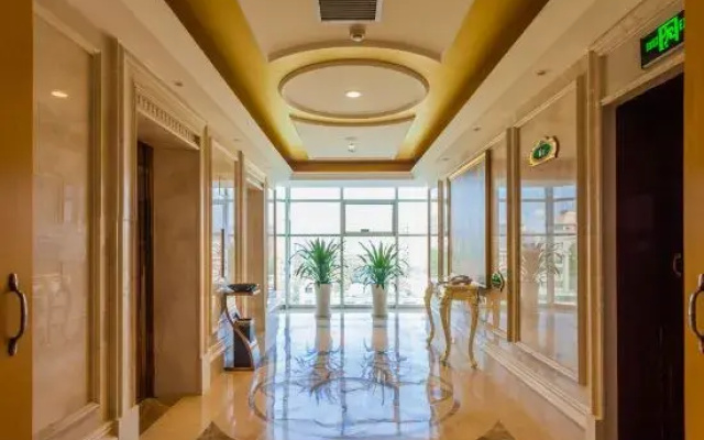 Vienna International Hotel Chenzhou Wuling Square