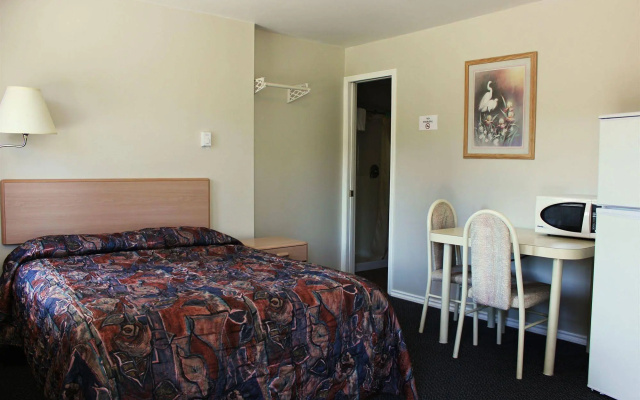 Boundary Motel