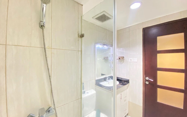 Stylish & Comfy Studio Room No Kitchen at Tamansari La Grande