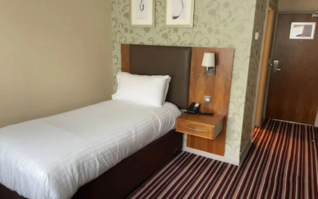 Gloucester Robinswood Hotel