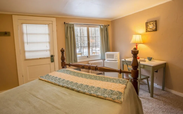 ADK Trail Inn