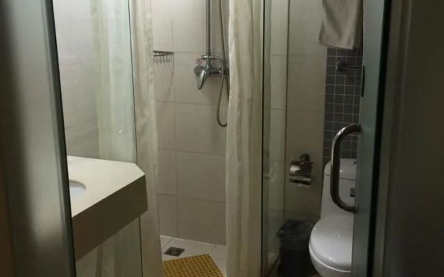 Homeinn Selected Hotel (Beijing Tsinghua University Wudaokou Subway Station)
