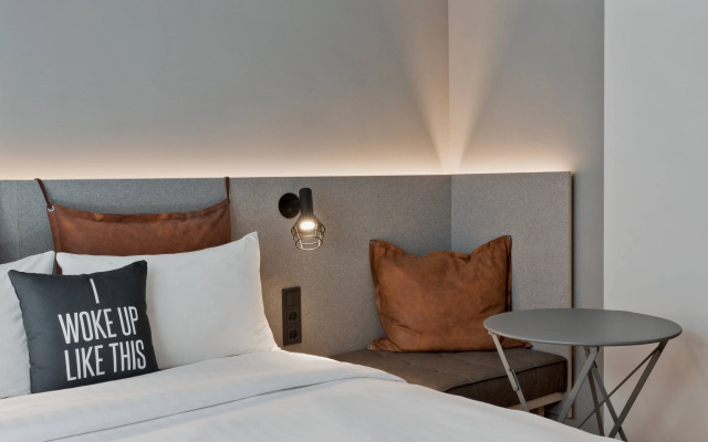 Moxy Frankfurt City Center