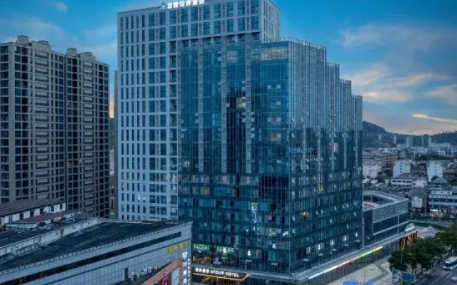 ReMAX Remai E-Sports Hotel (Cixi Downtown Area)