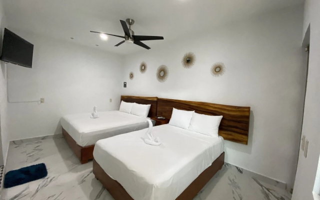 Hotel Naomi