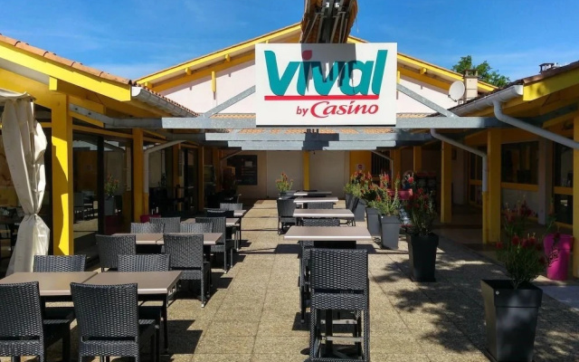 Camping Lou Broustaricq **** - Maeva Camping