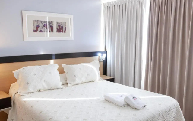 Apart Hotel Rivadavia 815