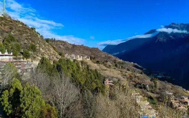 Jiaju secret realm  starry sky homestay