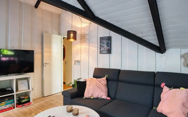6 Person Holiday Home in Vaeggerlose