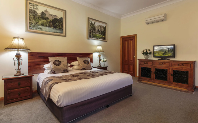 Mt Tamborine Stonehaven Manor