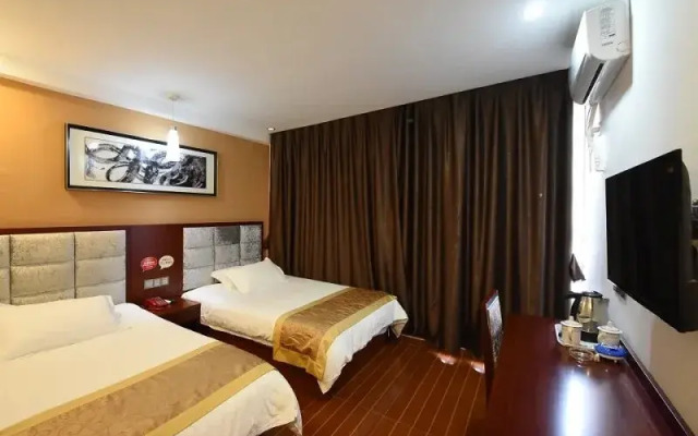 Home Inn Huayi Hotel (Suzhou Xiangcheng Xutugang Metro Station Branch)
