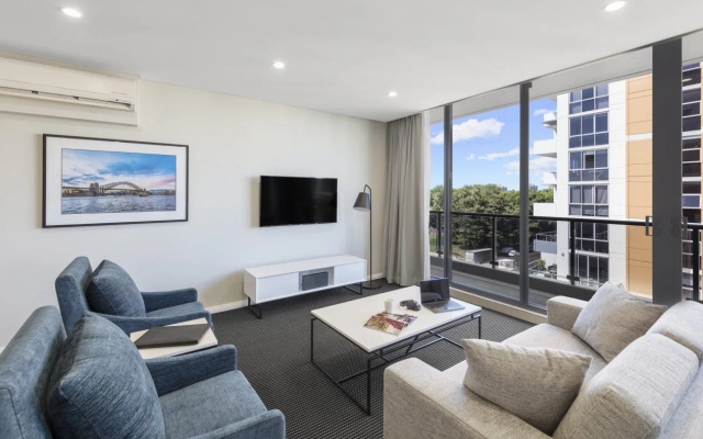 Meriton Suites Waterloo