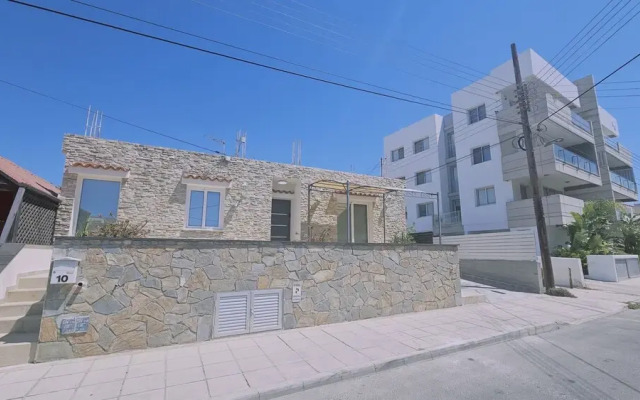 148 Lim- Stay Synergy House
