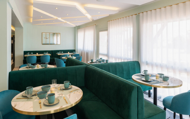 Отель The Originals Boutique, Hôtel Porte de Dieppe