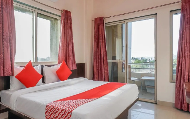 OYO 33421 JayShree Executive Restaurant & Lodge