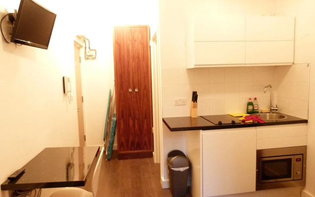 SS Property Hub - City of London Apartment Studio 4