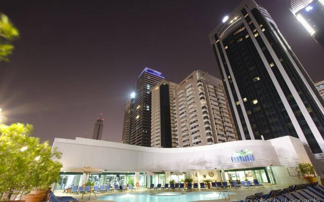 Отель Towers Rotana - Dubai вид на фасад