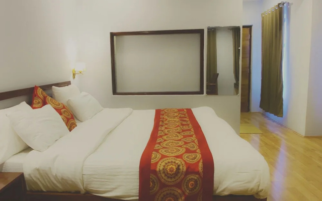 Hotel Apricot Inn